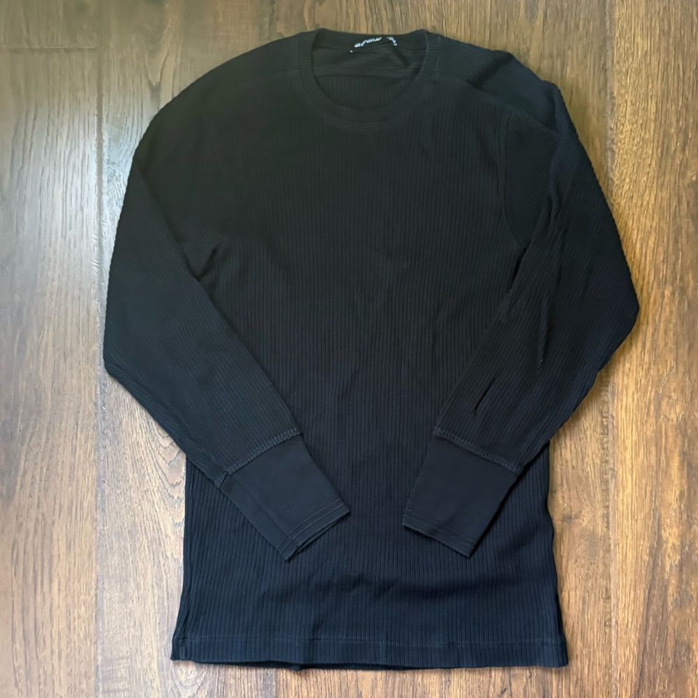 Men’s Alternative ribbed black sweater, size M